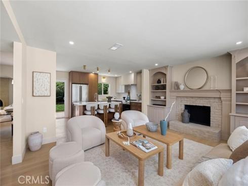 17571 Wrightwood , Huntington Beach, CA