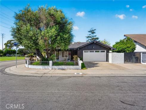 8661 Brookside Drive, Huntington Beach, CA