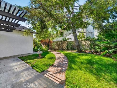 8661 Brookside Drive, Huntington Beach, CA