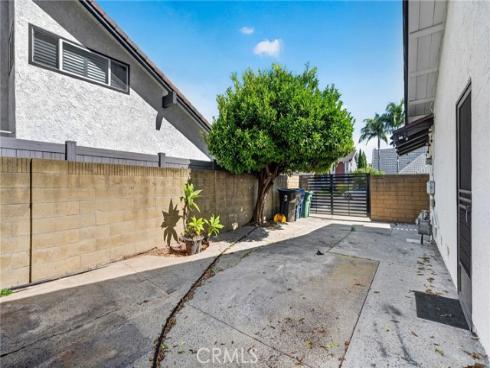 8661 Brookside Drive, Huntington Beach, CA