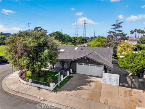 8661 Brookside Drive, Huntington Beach, CA