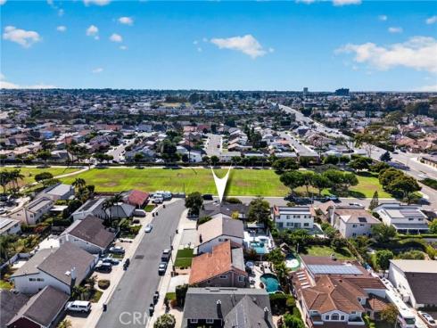 8661 Brookside Drive, Huntington Beach, CA