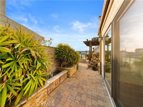 16455 Ladona Circle, Huntington Beach, CA