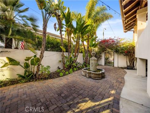 16455 Ladona Circle, Huntington Beach, CA