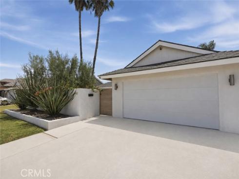 9412 Nautilus Drive, Huntington Beach, CA