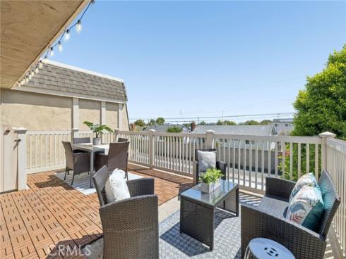 4497 Chase 32 Drive, Huntington Beach, CA