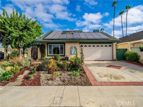 8381 Boothbay Circle, Huntington Beach, CA