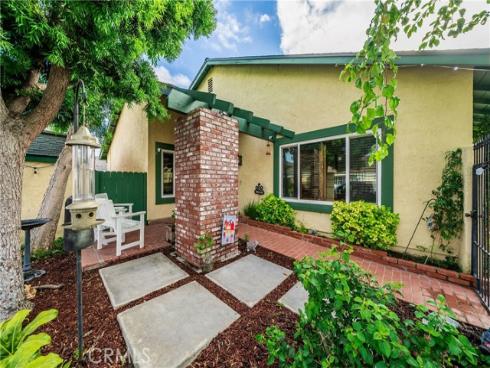 8381 Boothbay Circle, Huntington Beach, CA