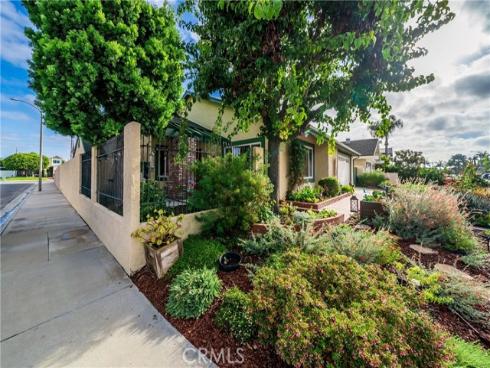 8381 Boothbay Circle, Huntington Beach, CA