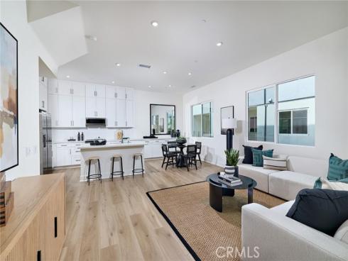 7266 Pointbreak Drive, Huntington Beach, CA