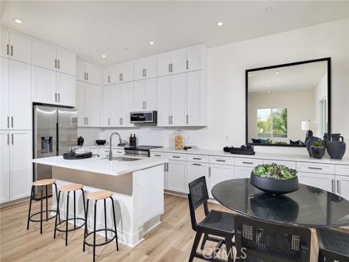 7266 Pointbreak Drive, Huntington Beach, CA