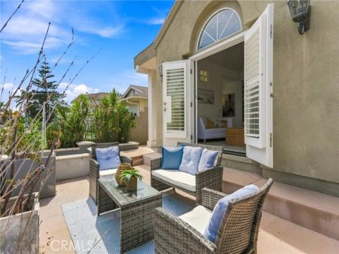 1209 Huntington Street, Huntington Beach, CA