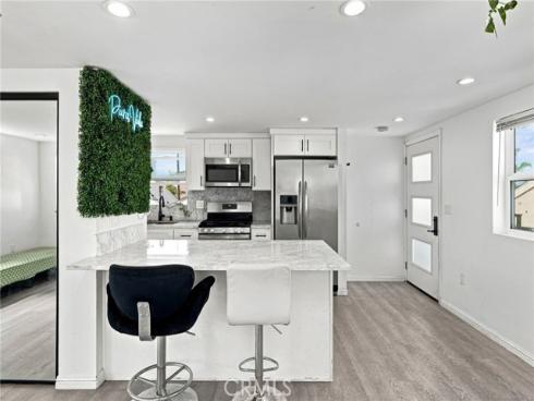1209 Huntington Street, Huntington Beach, CA