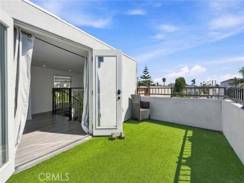 1209 Huntington Street, Huntington Beach, CA