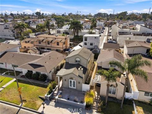 1209 Huntington Street, Huntington Beach, CA