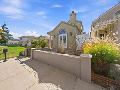 1209 Huntington Street, Huntington Beach, CA