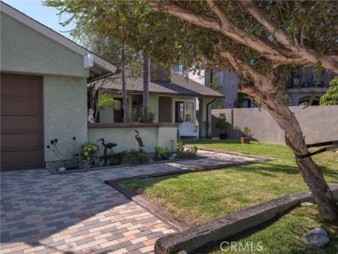 21241  Lochlea   Lane, Huntington Beach, CA