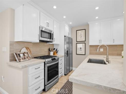 610 21st Street , Huntington Beach, CA