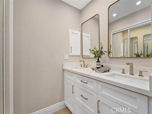610 21st Street , Huntington Beach, CA