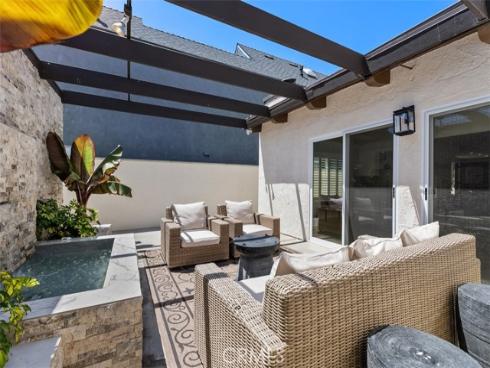 610 21st Street , Huntington Beach, CA