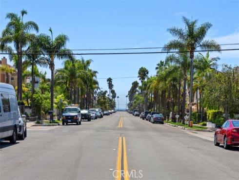 610 21st Street , Huntington Beach, CA