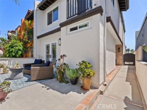 610 21st Street , Huntington Beach, CA