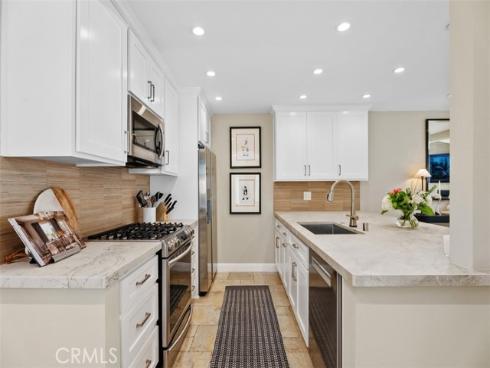 610 21st Street , Huntington Beach, CA