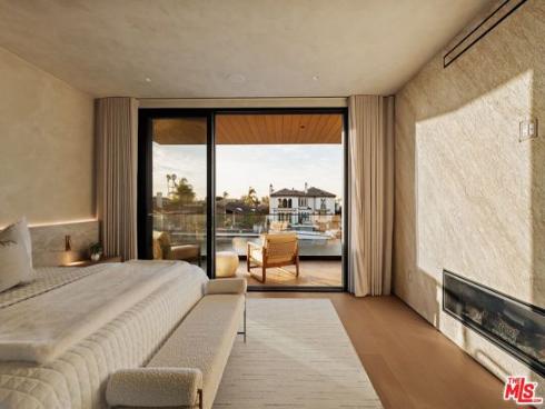3271 Easter Circle, Huntington Beach, CA