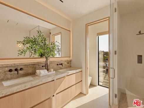 3271 Easter Circle, Huntington Beach, CA