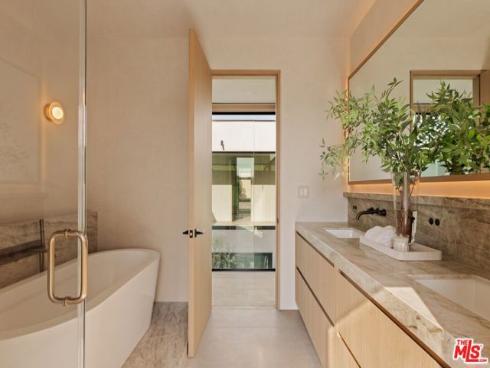 3271 Easter Circle, Huntington Beach, CA