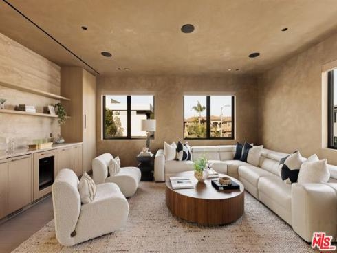 3271 Easter Circle, Huntington Beach, CA