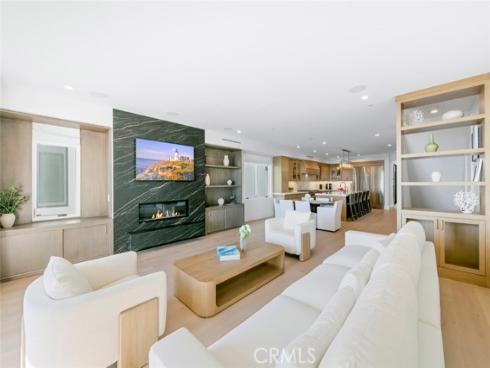 816 Pacific Coast Highway, Huntington Beach, CA