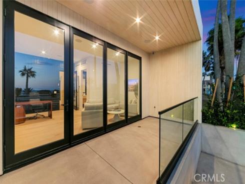 816 Pacific Coast Highway, Huntington Beach, CA