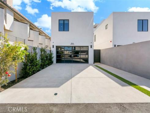 816  Pacific Coast   Highway, Huntington Beach, CA