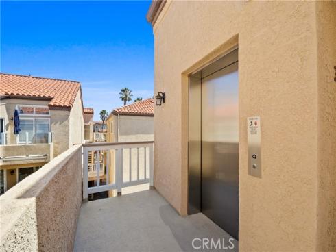 2000 Pacific Coast Hwy Apt 308 , Huntington Beach, CA