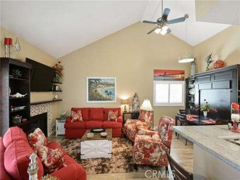 2000 Pacific Coast Hwy Apt 308 , Huntington Beach, CA