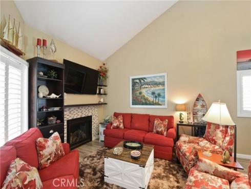 2000 Pacific Coast Hwy Apt 308 , Huntington Beach, CA