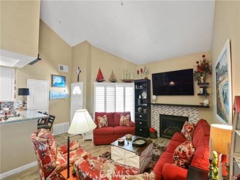 2000 Pacific Coast Hwy Apt 308 , Huntington Beach, CA