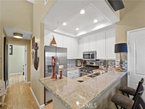 2000 Pacific Coast Hwy Apt 308 , Huntington Beach, CA