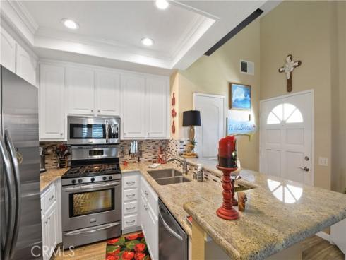 2000 Pacific Coast Hwy Apt 308 , Huntington Beach, CA