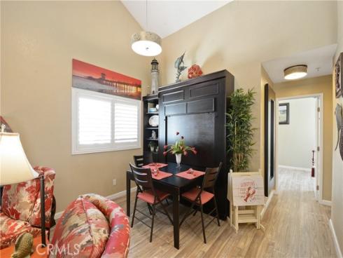 2000 Pacific Coast Hwy Apt 308 , Huntington Beach, CA