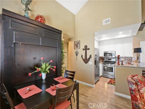 2000 Pacific Coast Hwy Apt 308 , Huntington Beach, CA