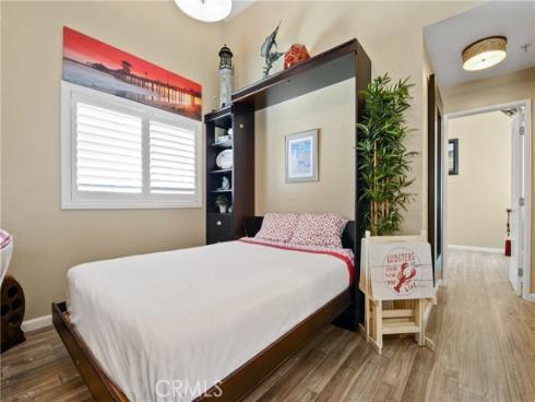 2000 Pacific Coast Hwy Apt 308 , Huntington Beach, CA