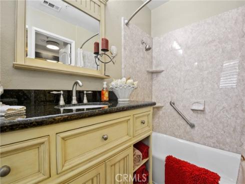 2000 Pacific Coast Hwy Apt 308 , Huntington Beach, CA