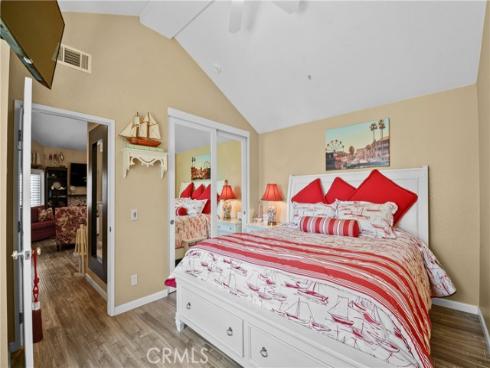 2000 Pacific Coast Hwy Apt 308 , Huntington Beach, CA