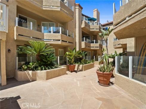 2000 Pacific Coast Hwy Apt 308 , Huntington Beach, CA