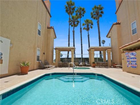 2000 Pacific Coast Hwy Apt 308 , Huntington Beach, CA