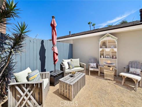 8215 Deerfield Drive, Huntington Beach, CA