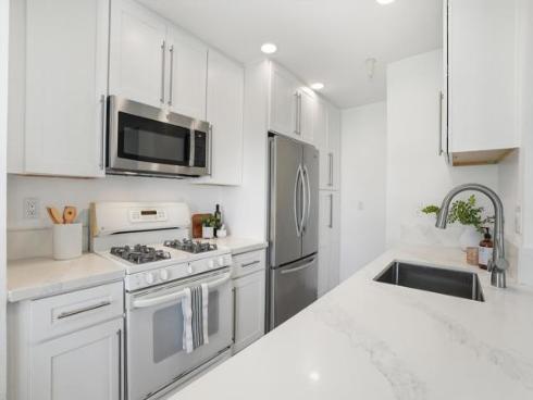 18242 Parkview 208 Lane, Huntington Beach, CA