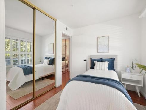 18242 Parkview 208 Lane, Huntington Beach, CA